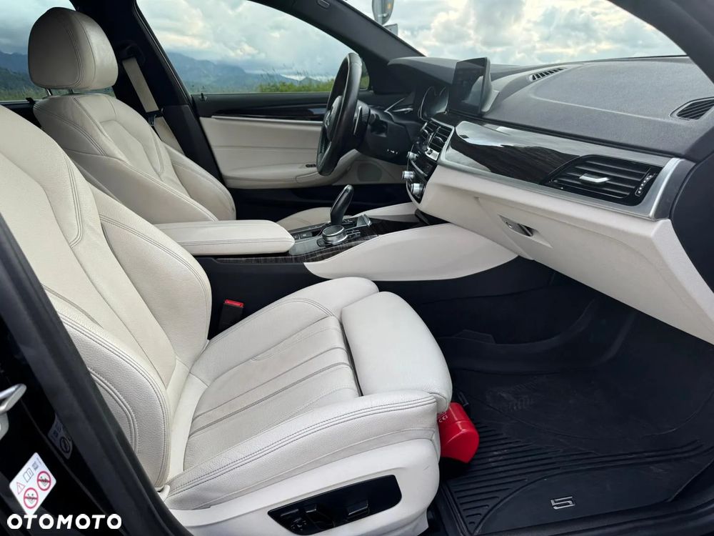 BMW Seria 5 520d xDrive M Sport sport - 17