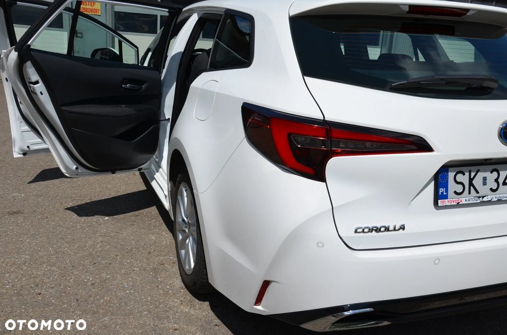 Toyota Corolla 1.8 Hybrid Executive - 29