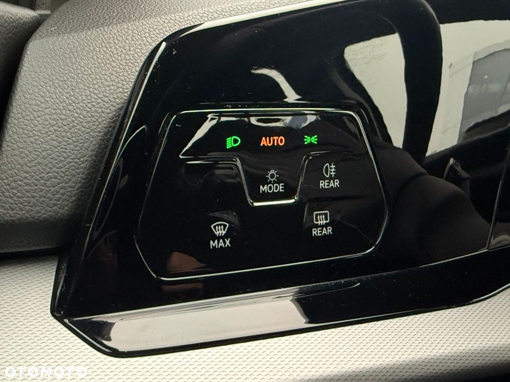 Volkswagen Golf - 21