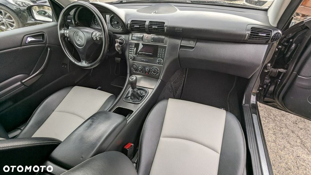 Mercedes-Benz Klasa C 180 Kompressor Sport Edition - 21