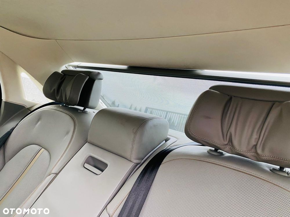 Audi A8 4.2 TDI DPF (clean diesel) quattro tiptronic - 10