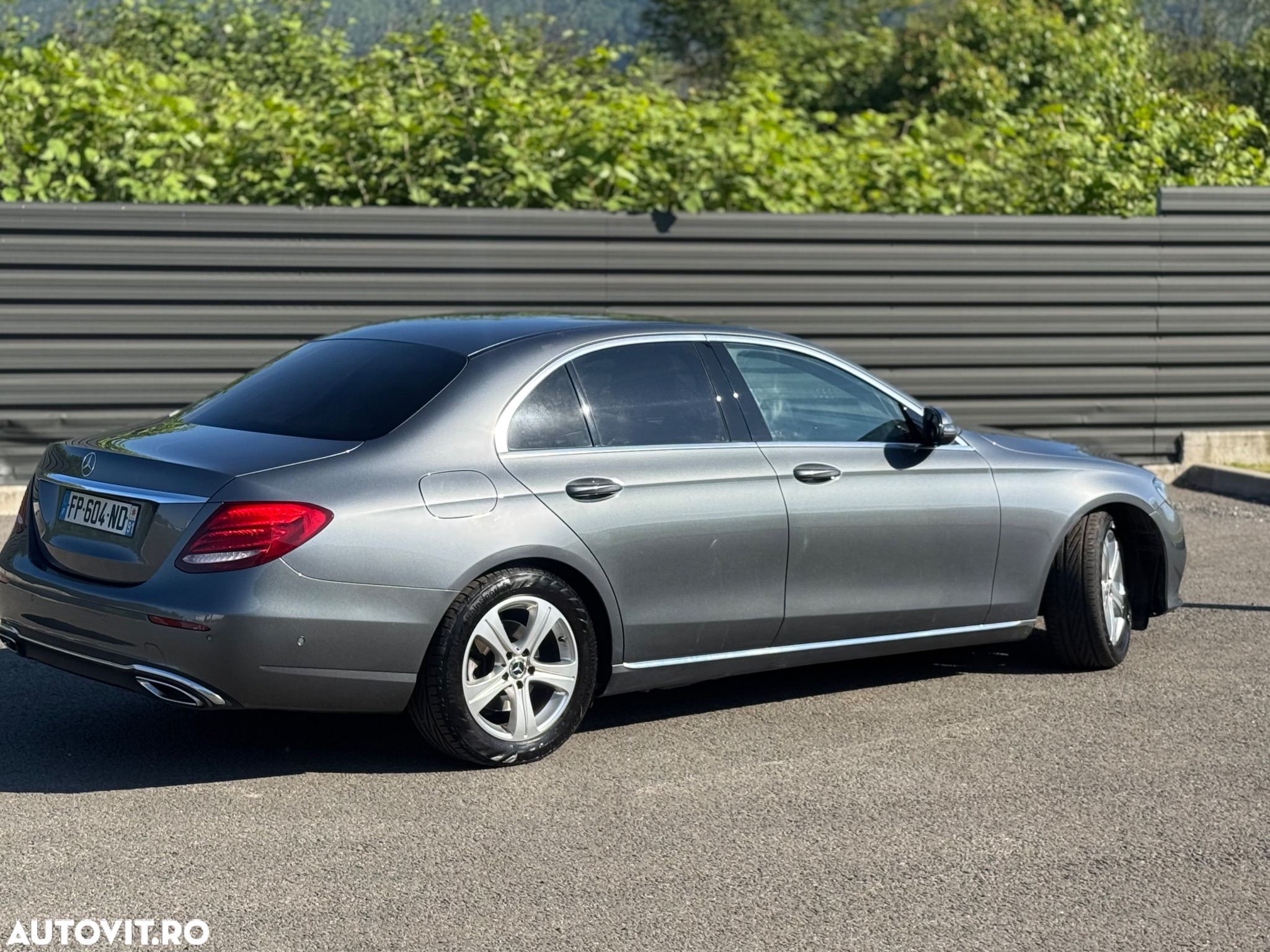 Mercedes-Benz E - 11