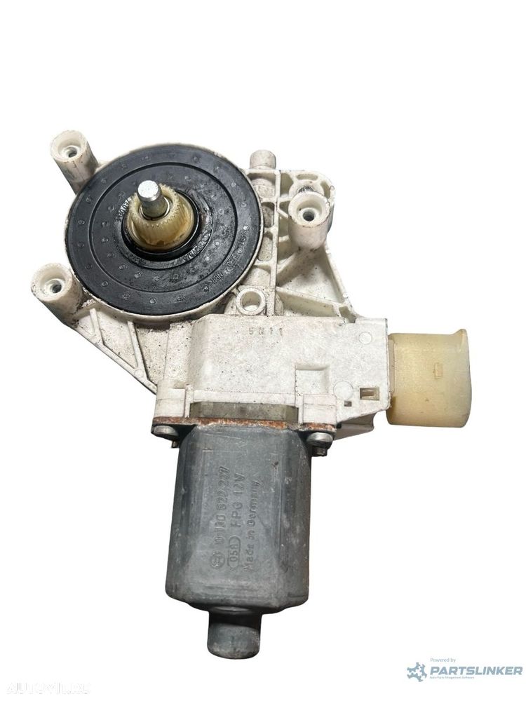 Motoras geam dreapta fata BMW 1 E81 2006 - 2012 0130822227 - 1