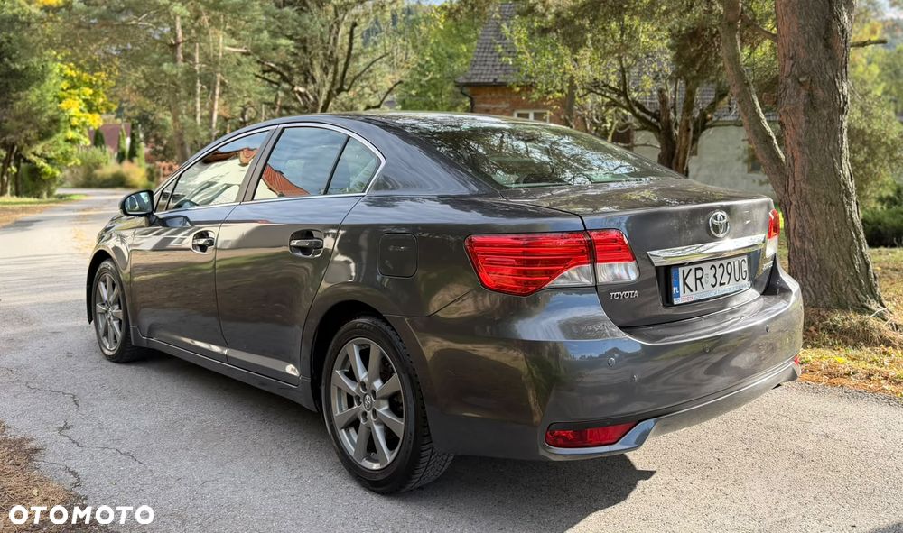 Toyota Avensis 2.2 D-4D Premium - 10