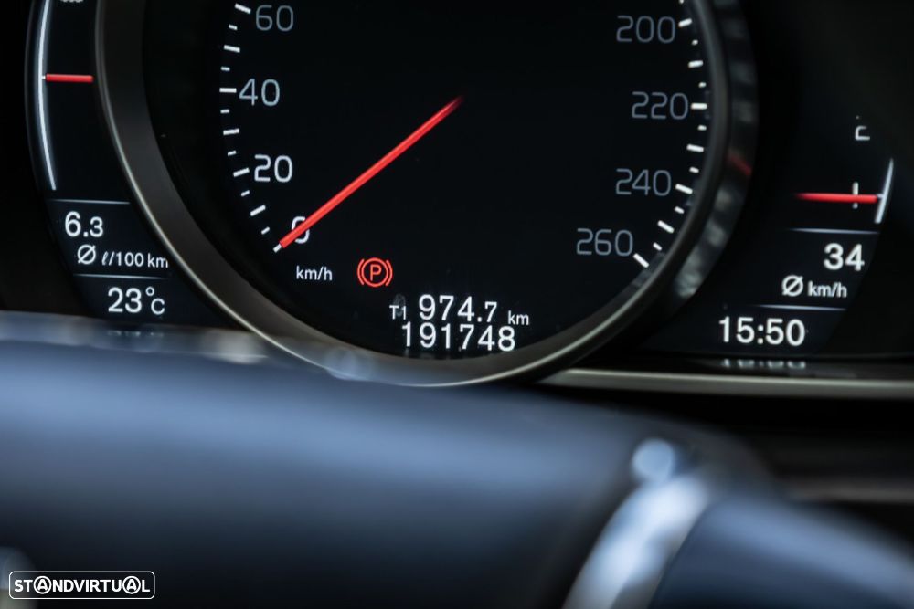 Volvo V40 1.6 D2 Momentum - 22