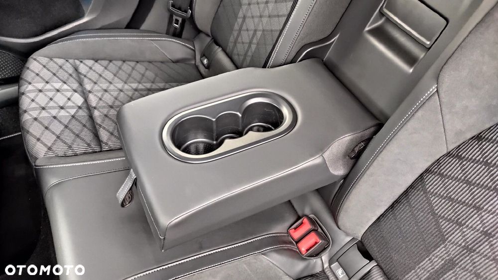 Volkswagen Golf - 37