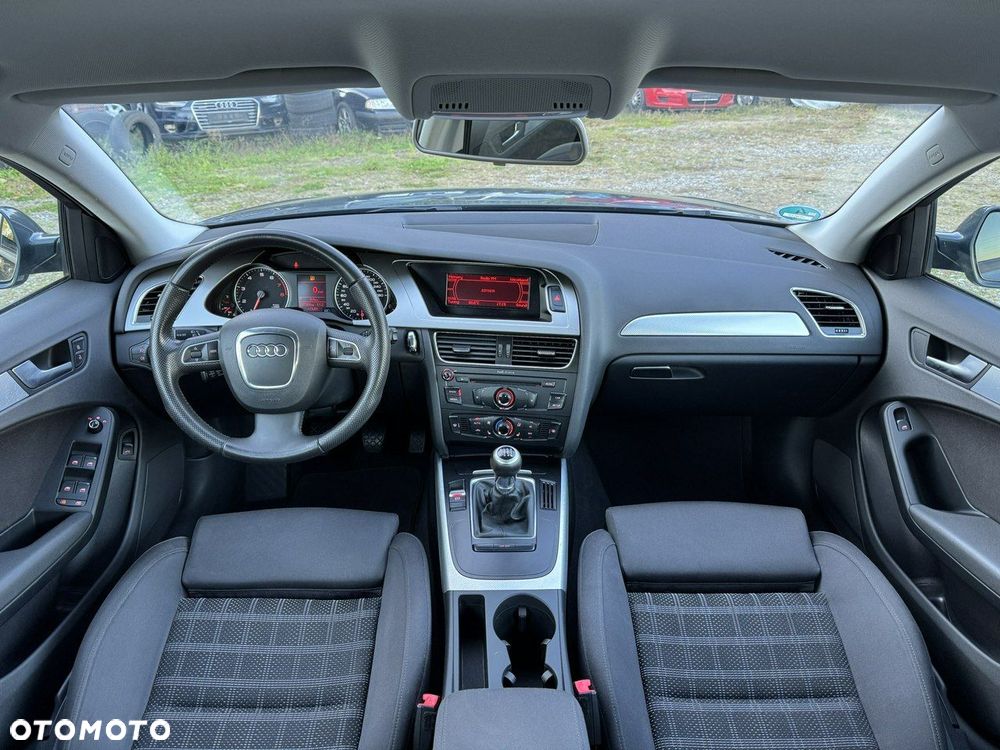 Audi A4 Limousine - 18