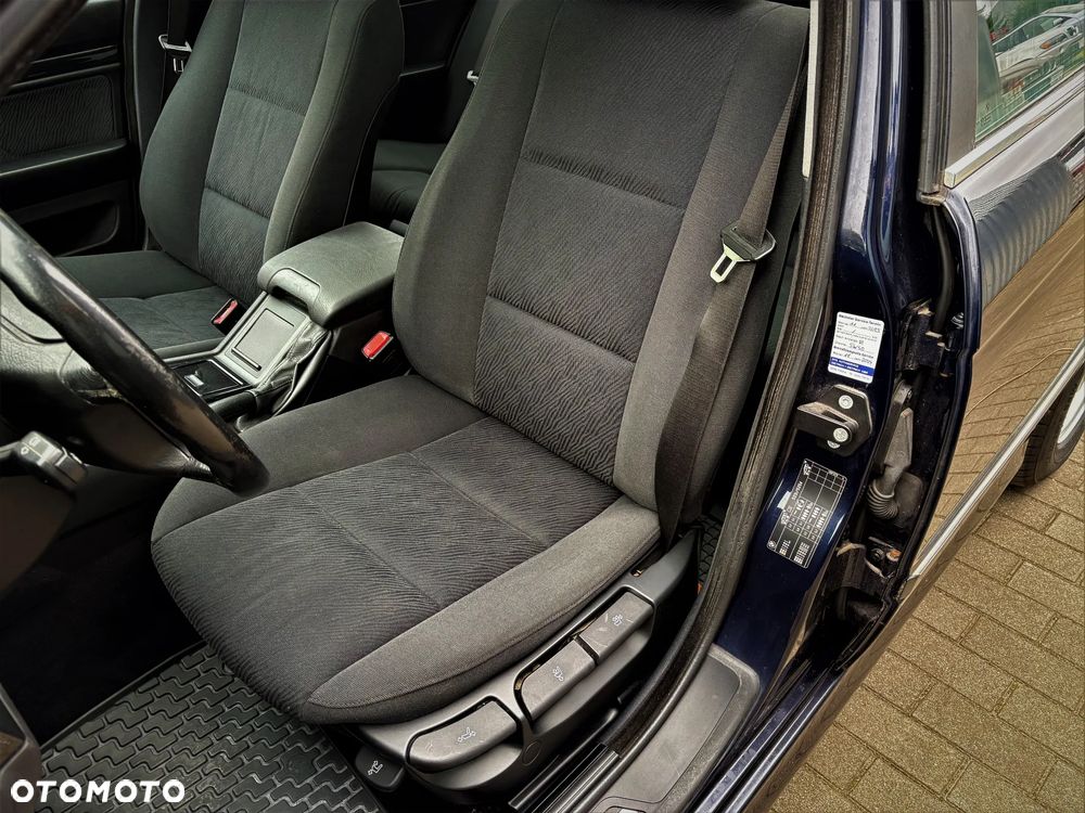 BMW Seria 5 523i - 12