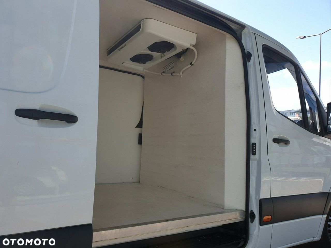 Mercedes-Benz Sprinter - 4