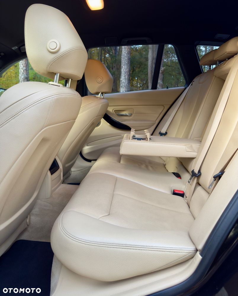 BMW Seria 3 320d xDrive Sport Line - 15