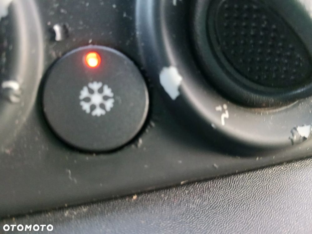 Iveco EUROCARGO 80EL16 E6 2015r KLIMA SALON Izoterma Chłodnia Mroźnia agregat 230V Winda - 7