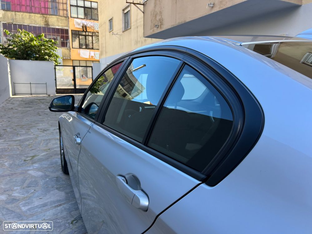 BMW 318 d Line Modern - 15