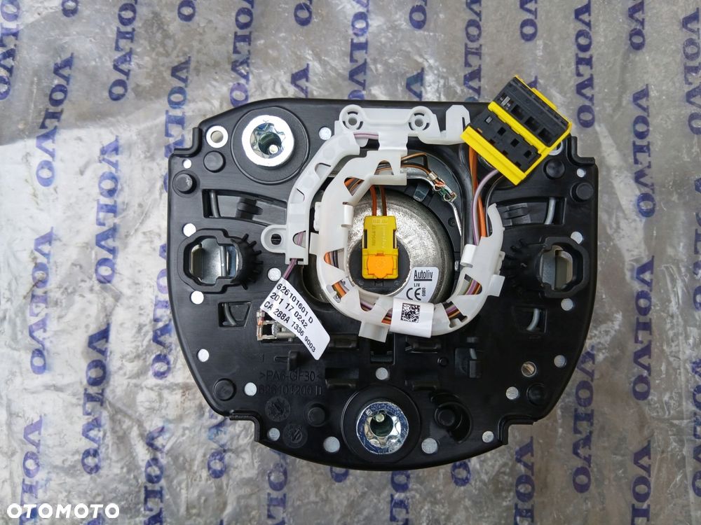 poduszka powietrzna airbag kierowcy 39834727 volvo xc60 ii 2018r - 4