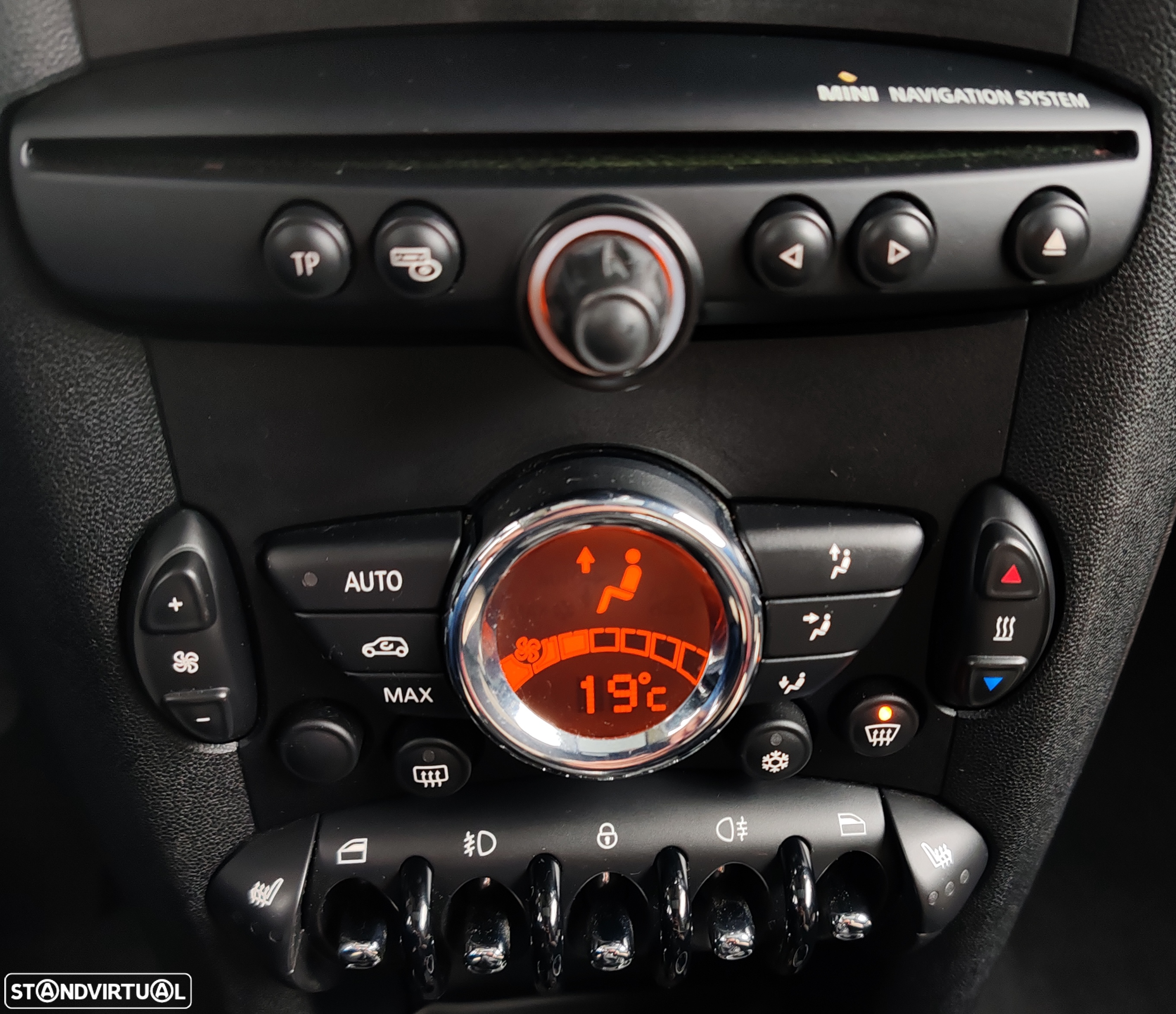MINI 3 Portas Cooper D - 17