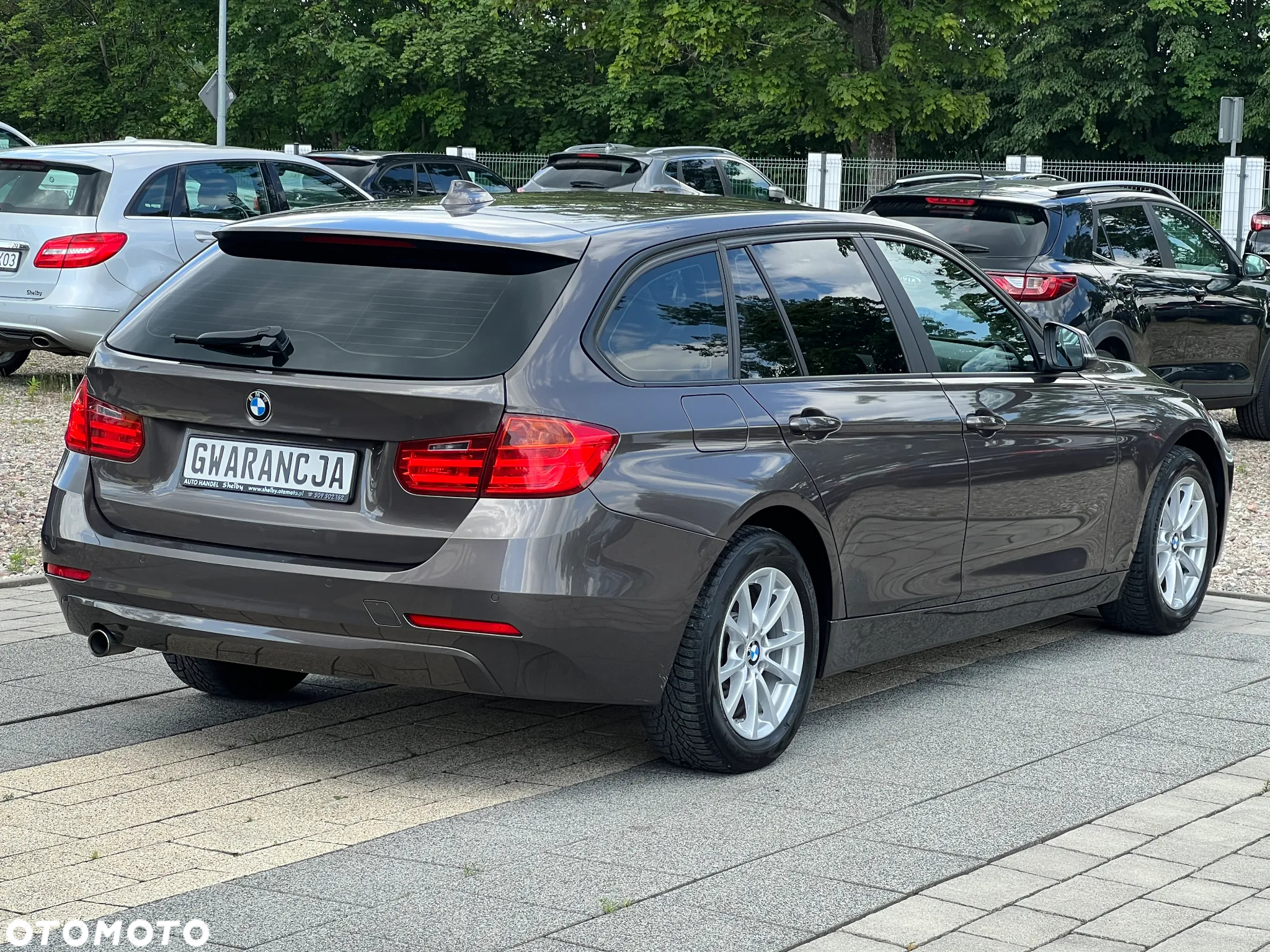 BMW Seria 3 318d Touring - 10