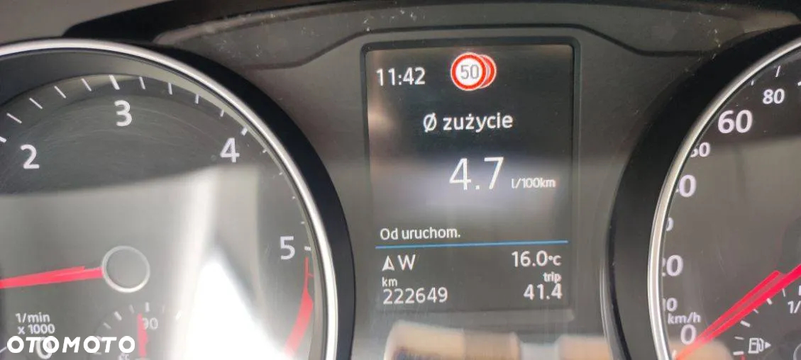 Volkswagen Passat 2.0 TDI SCR Comfortline - 29