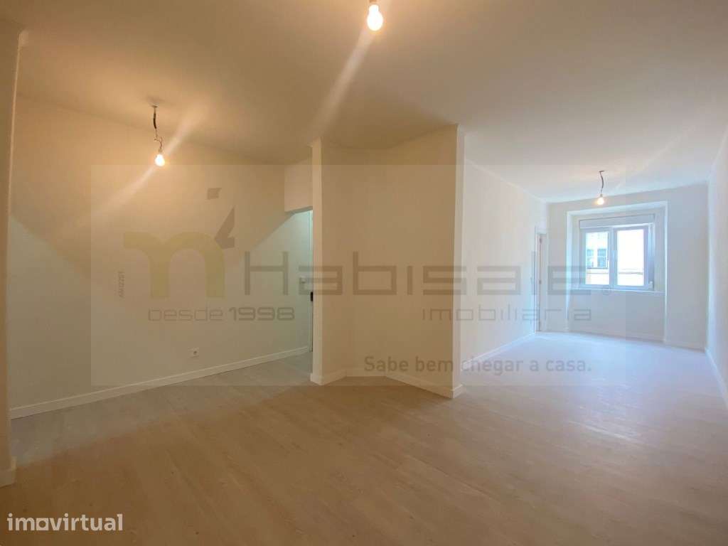 Apartamento T2 remodelado - Grande imagem: 2/24