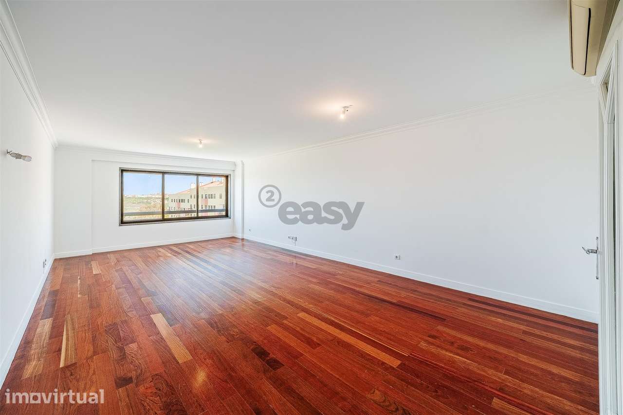 Apartamento 8 assoalhadas em Odivelas - Grande imagem: 4/60
