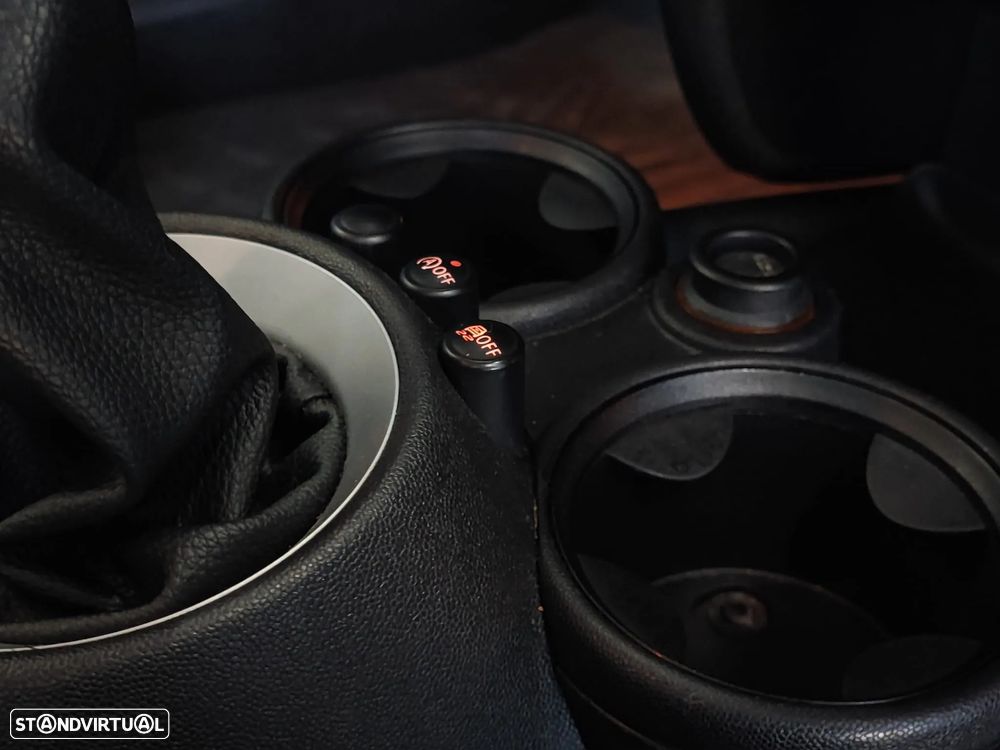 MINI 3 Portas One D - 32