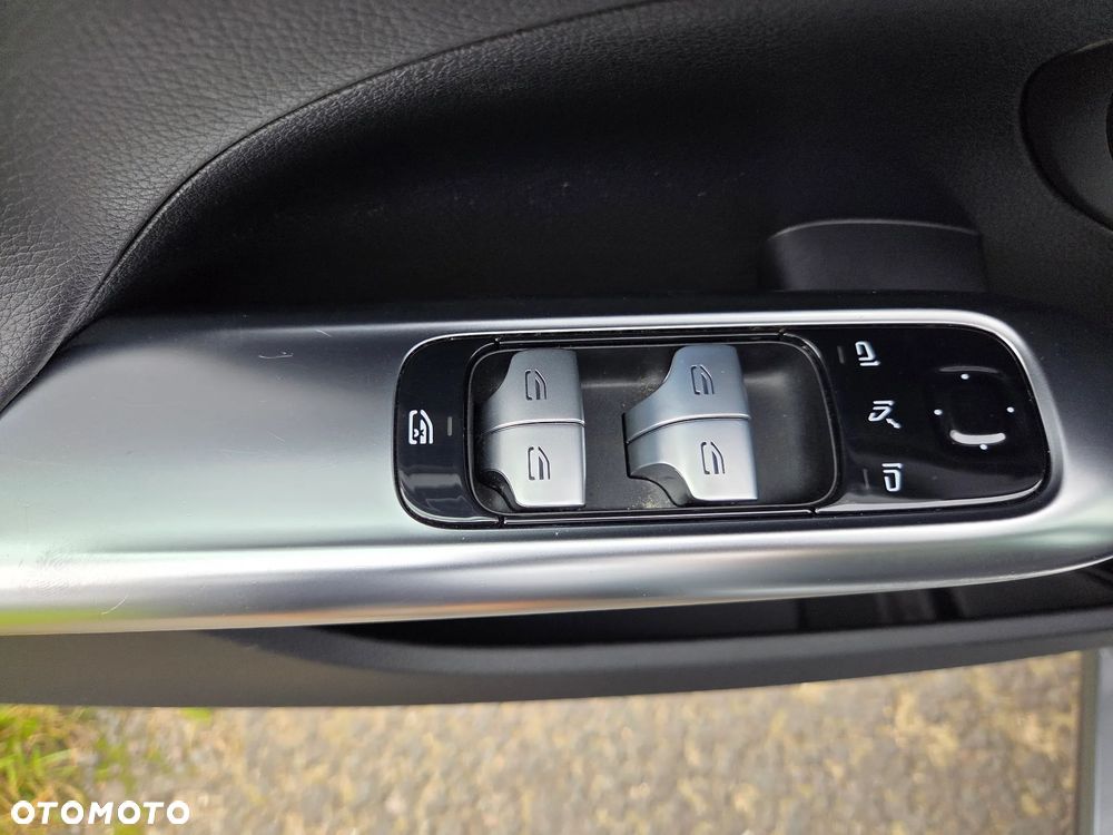 Mercedes-Benz Klasa C 220 d 9G-TRONIC - 26