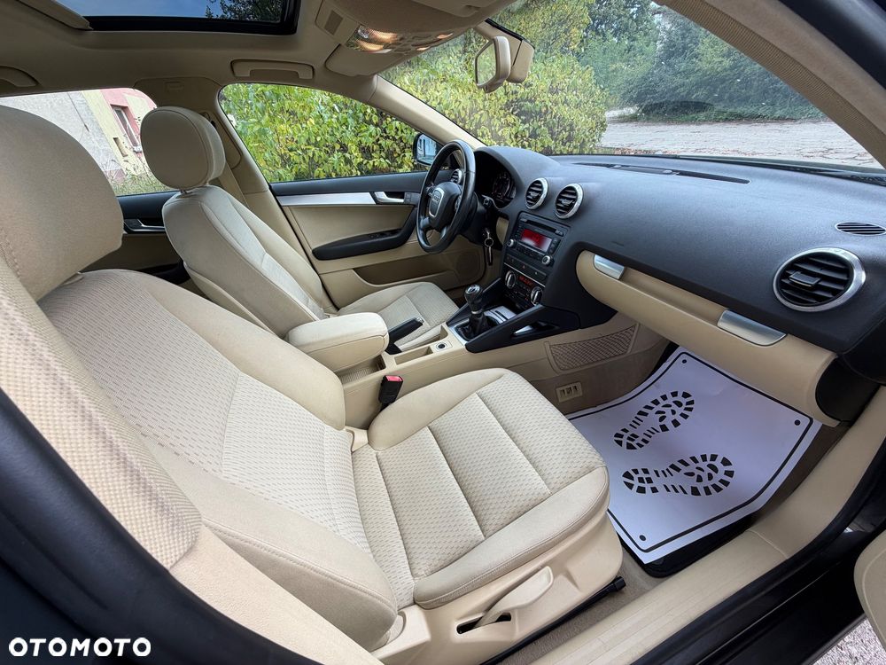 Audi A3 Sportback 2.0 TDI DPF Ambiente - 25