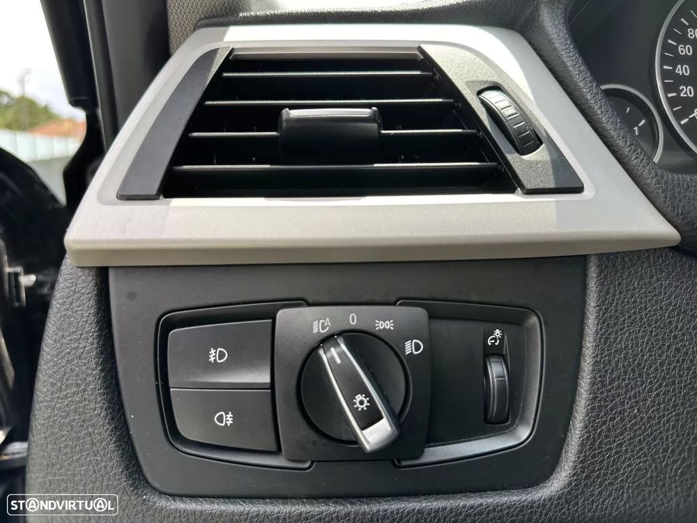 BMW 318 d Aut. Sport Line - 22