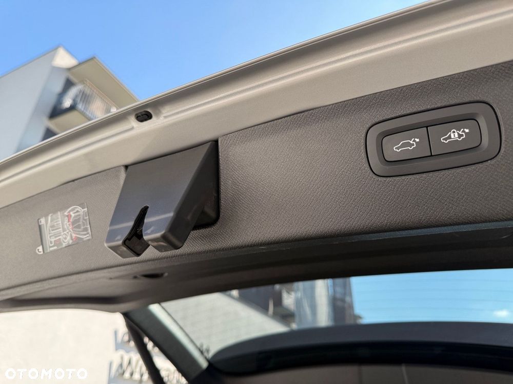 Volvo XC 90 - 32