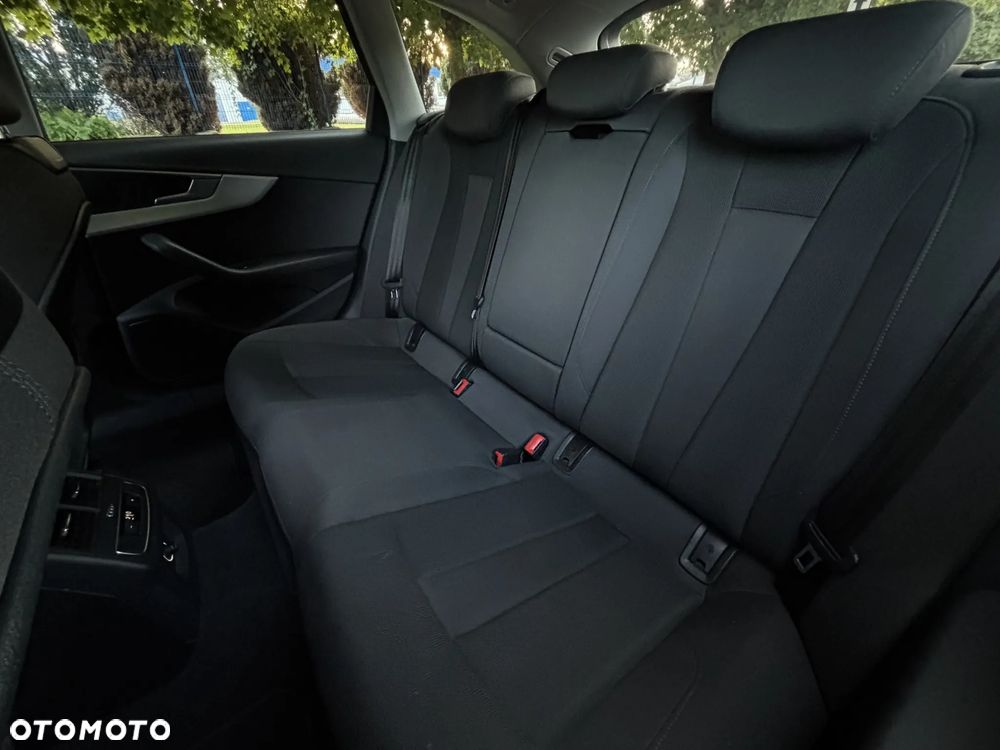 Audi A4 Avant 35 TFSI S tronic design - 29