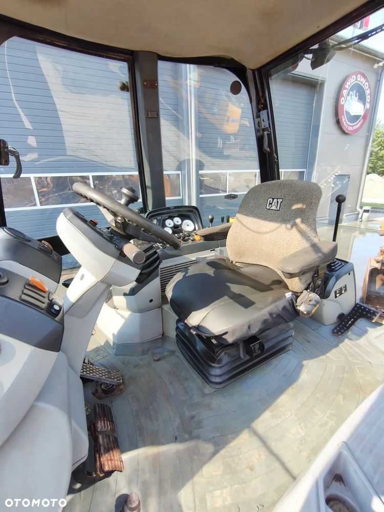 Caterpillar 422E - 9