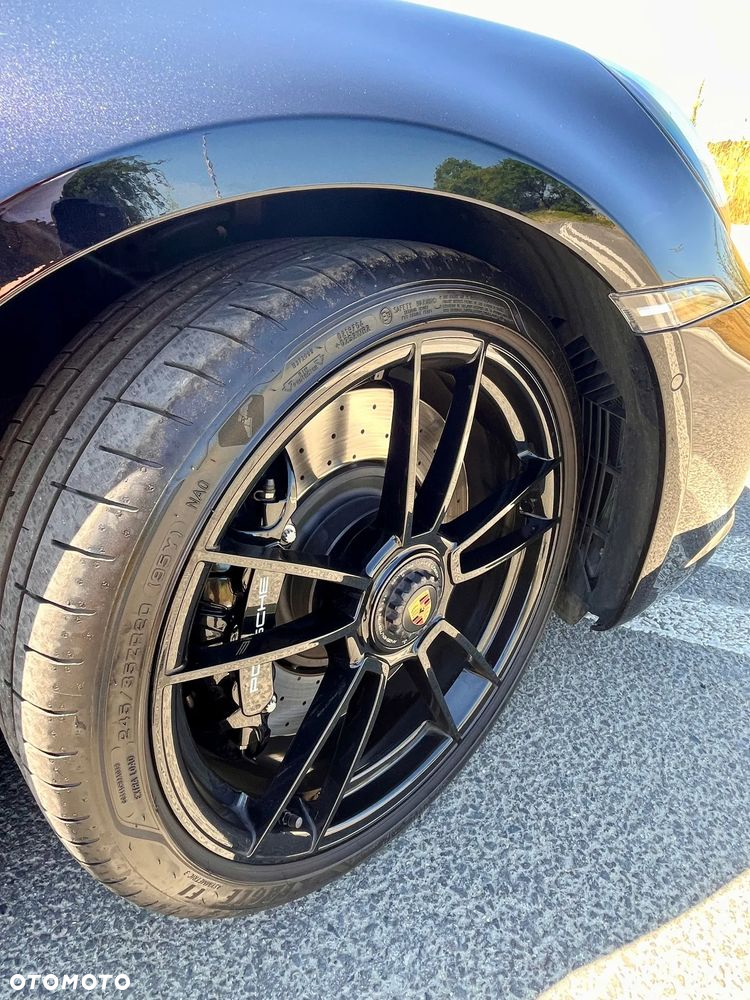 Porsche 911 Targa 4 GTS - 8
