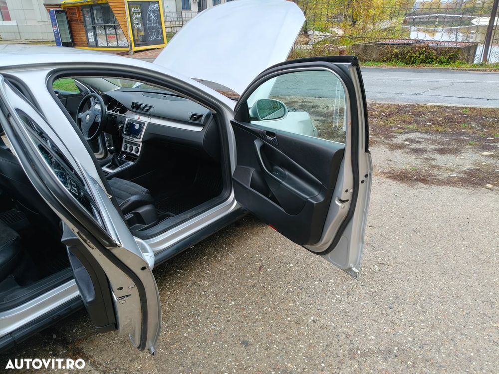 Volkswagen Passat Variant 2.0 TDI Highline DPF 4Motion - 23