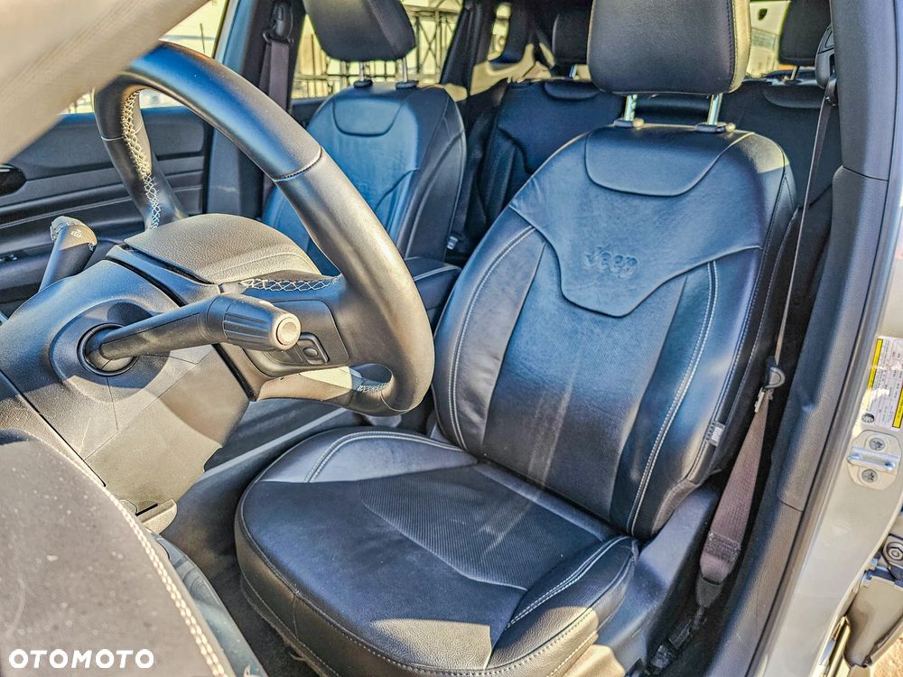 Jeep Compass - 32