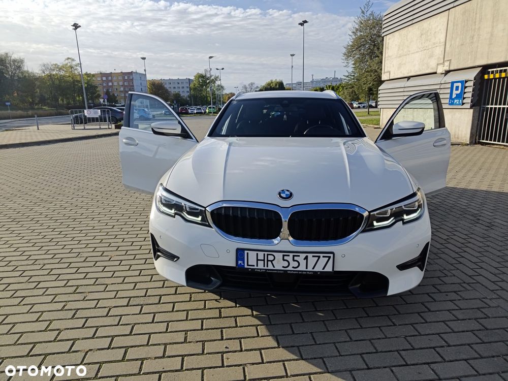 BMW Seria 3 2021 photo 4