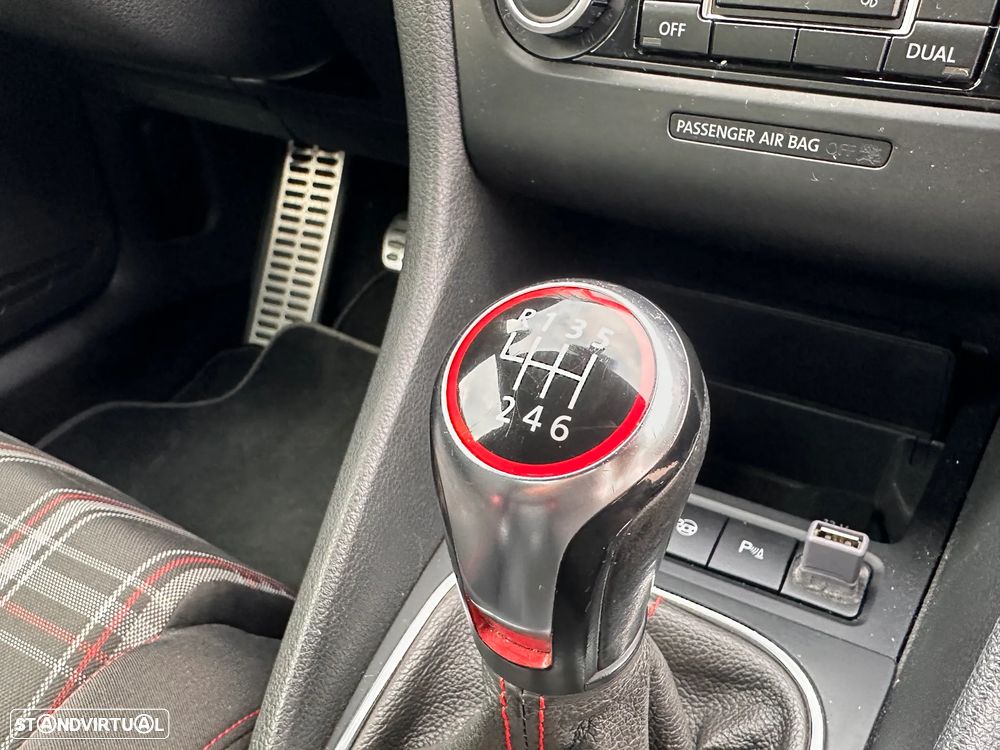 VW Golf 2.0 GTI - 29