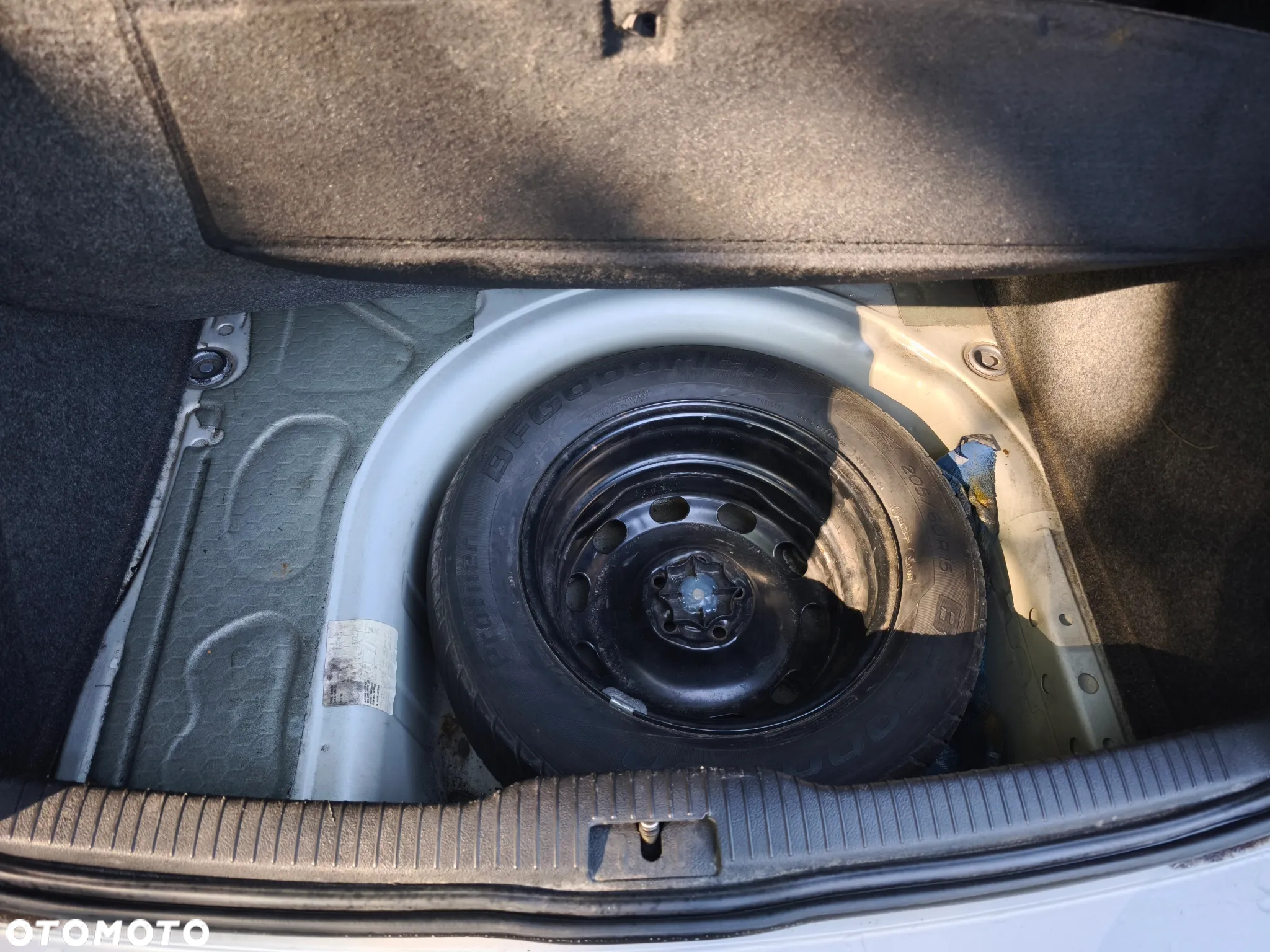 Volkswagen Golf 1.6 - 12