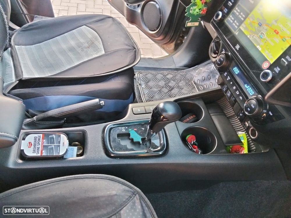 Toyota Hilux 2.8 D-4D 4WD Invincible TA - 6