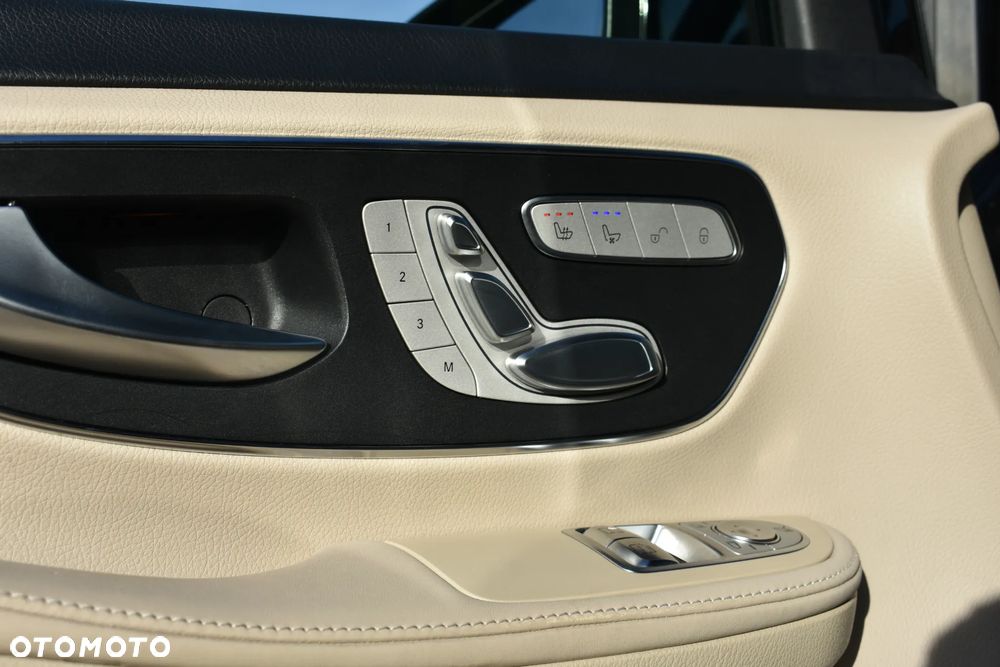 Mercedes-Benz Klasa V 300 d 4-Matic Exclusive 9G-Tronic (d³ugi) - 17