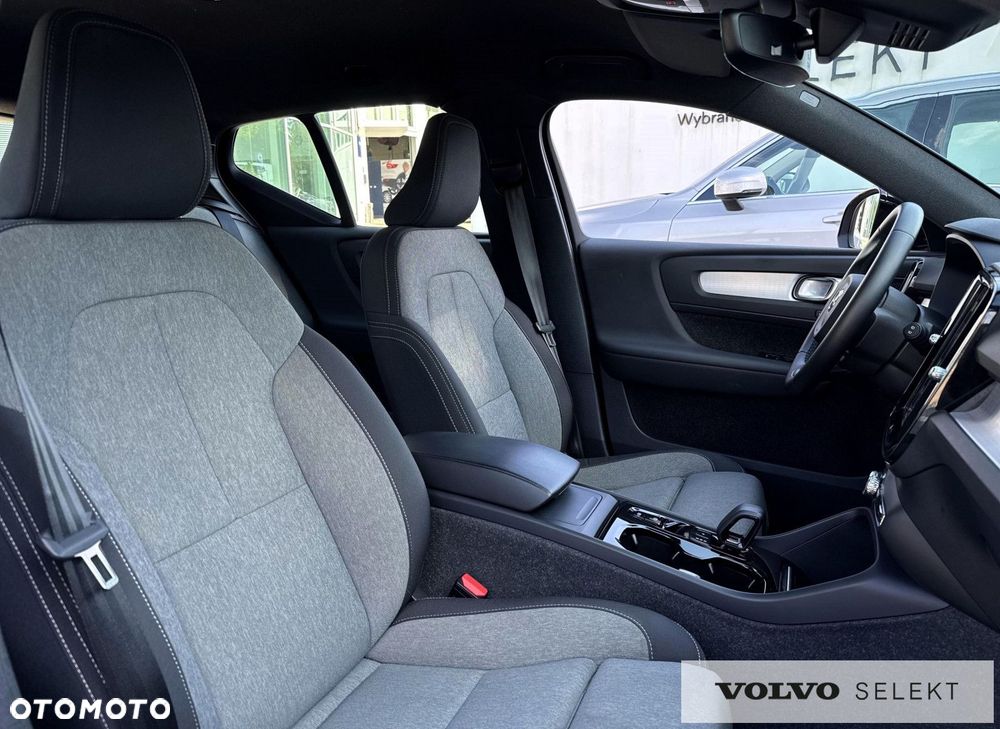 Volvo XC 40 B3 Plus Dark - 31