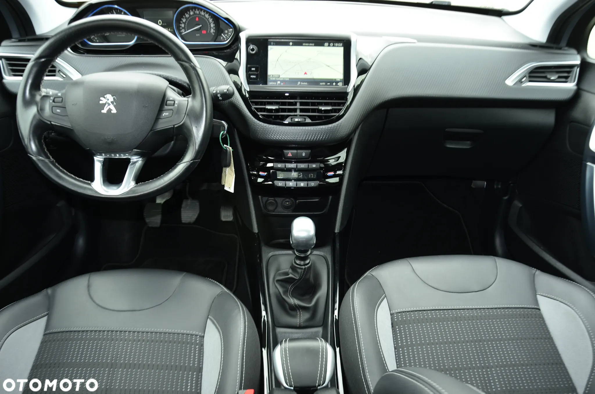 Peugeot 2008 1.2 PureTech Allure Pack S&S - 21