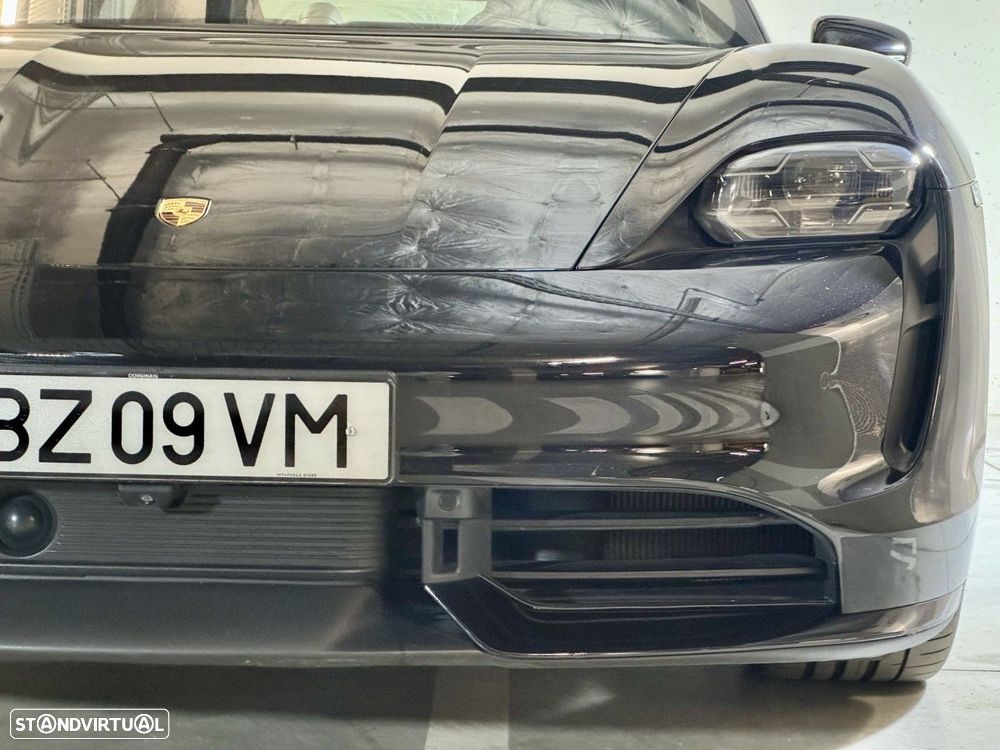 Porsche Taycan Turbo - 7
