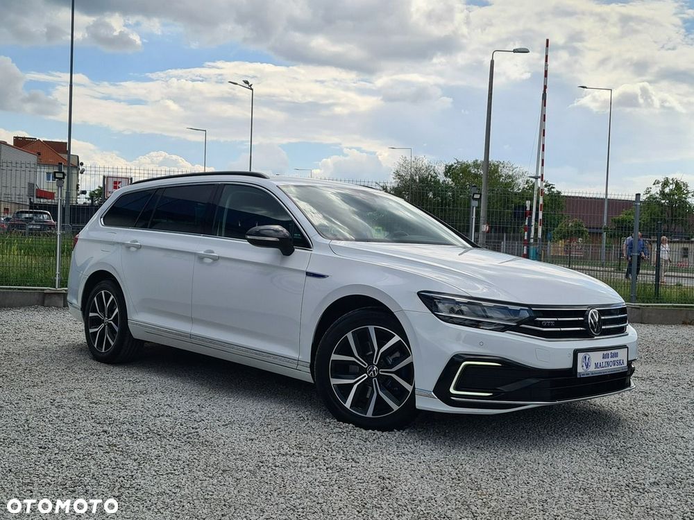 Volkswagen Passat - 4