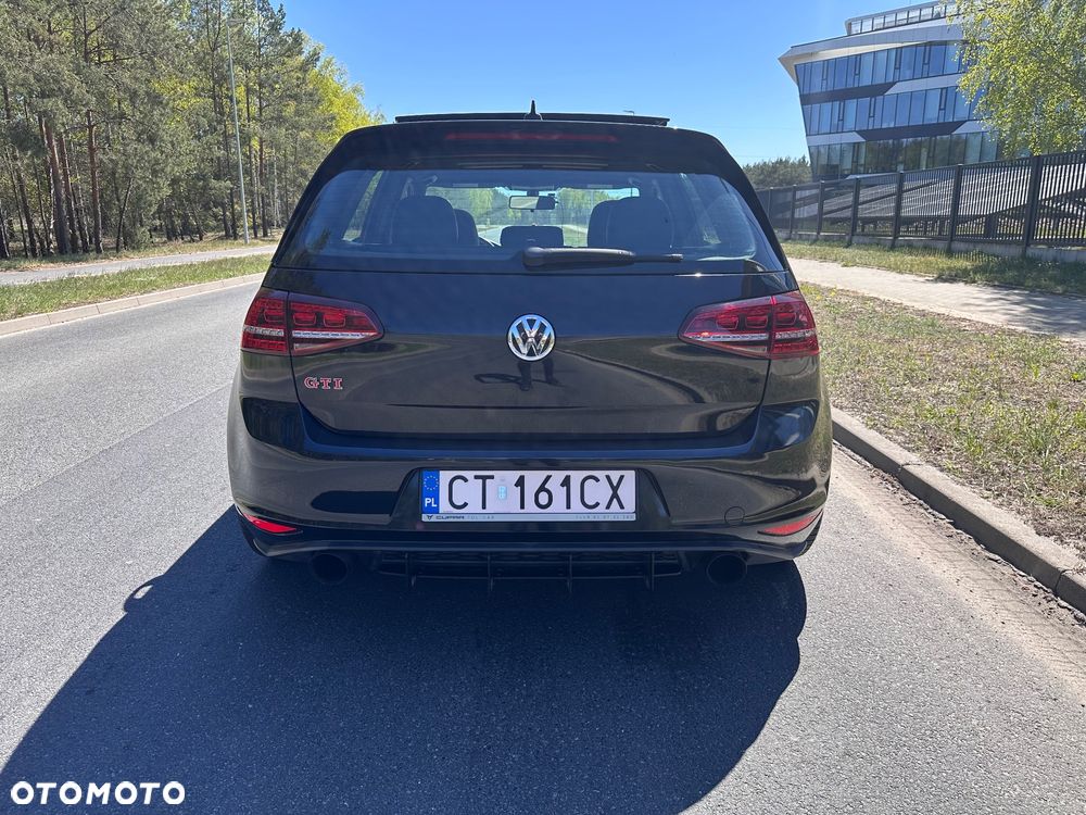 Volkswagen Golf GTI Performance BlueMotion Technology DSG - 4