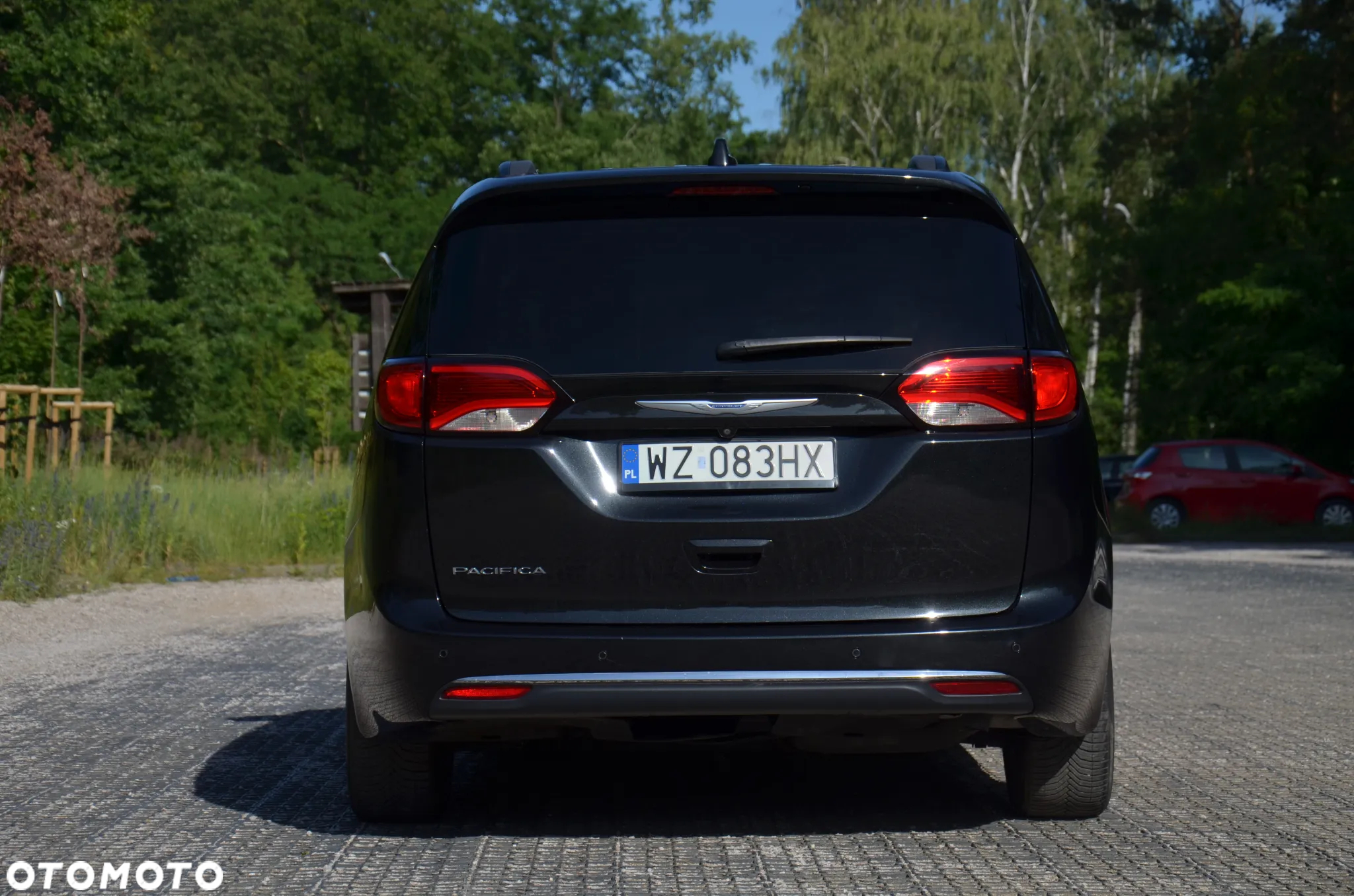 Chrysler Pacifica - 4