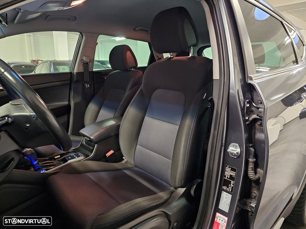 Hyundai Tucson 1.7 CRDi Premium DCT - 25