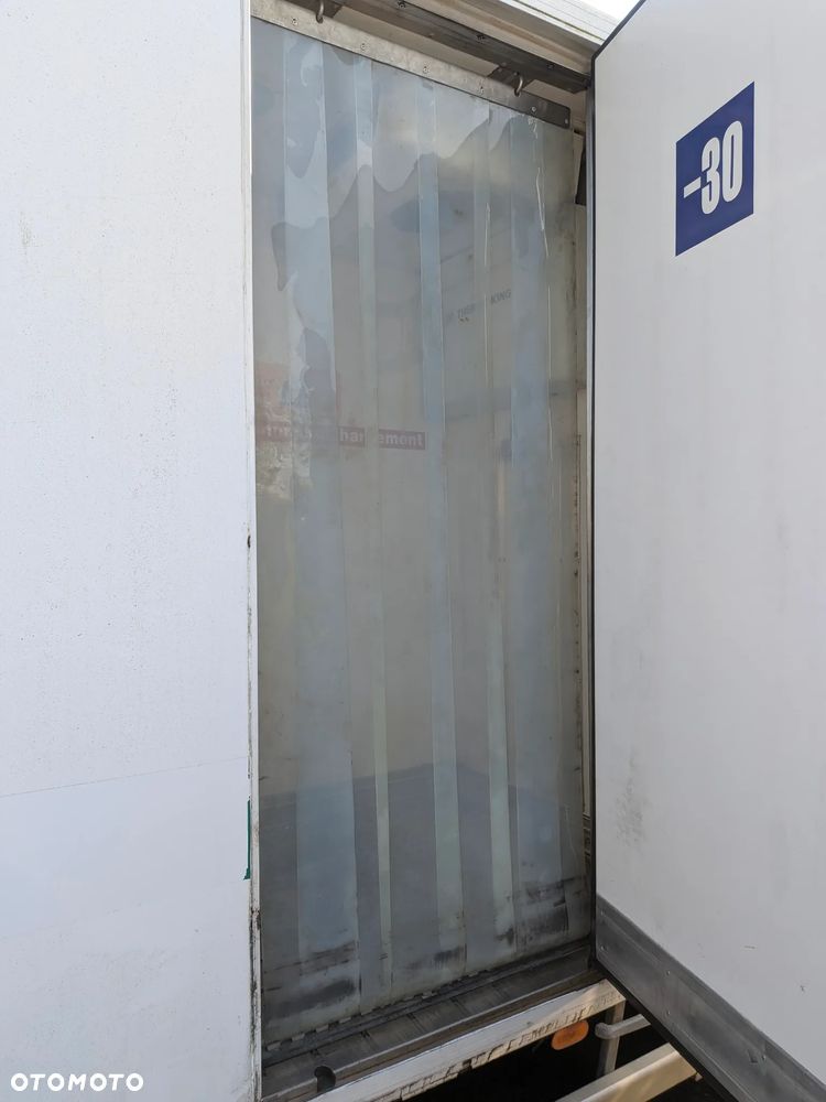 Mercedes-Benz Sprinter - 17