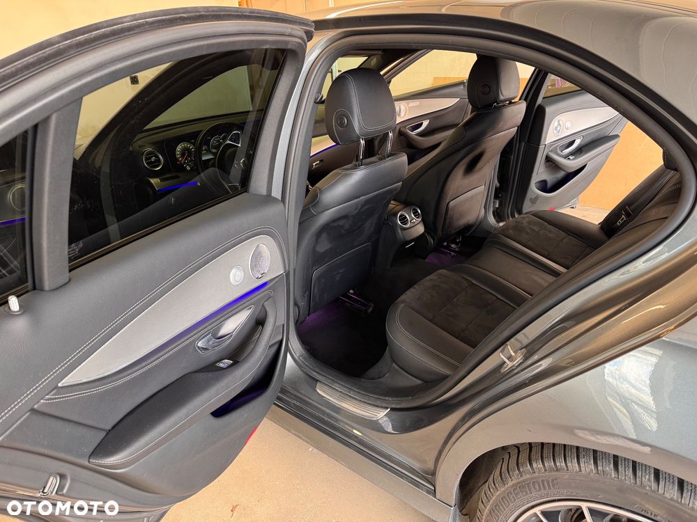 Mercedes-Benz Klasa E 220 d 4-Matic Business Edition 9G-TRONIC - 11