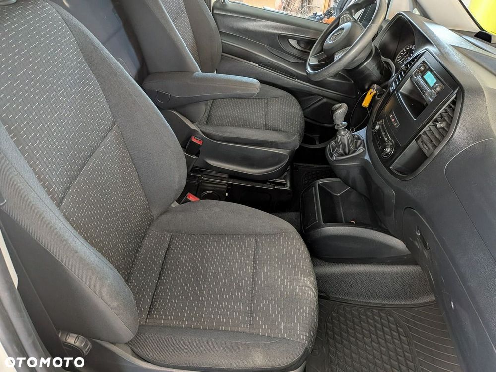 Mercedes-Benz Vito - 21