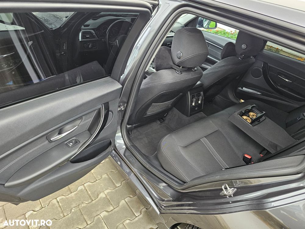 BMW Seria 3 320d xDrive Aut. - 16