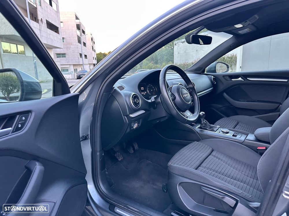 Audi A3 Sportback 1.6 TDI S-line - 24