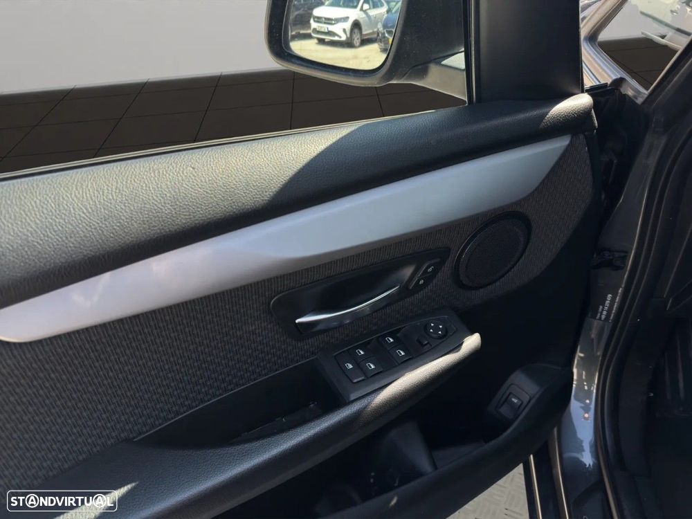 BMW 216 Gran Tourer i 7L Advantage — fotografia 12